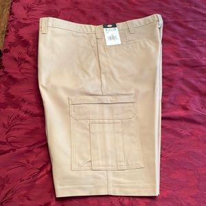 Mens Dickies cargo shorts beige. New size 38